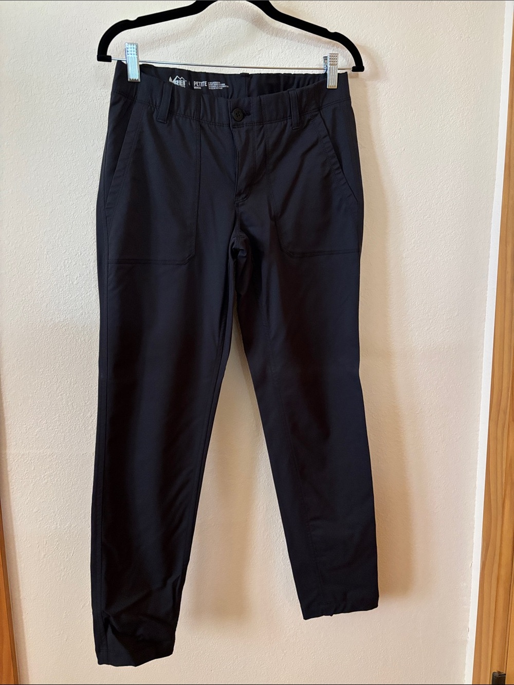 REI Women's Black Straight-Leg Travel Pants
